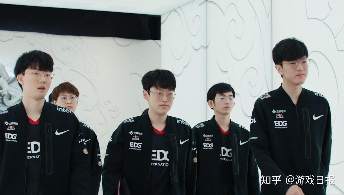 入巨资锁定 入巨资锁定