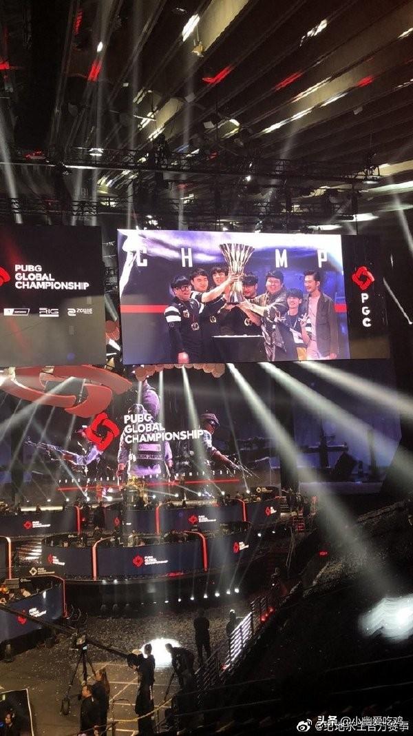 每体：巴萨加速处理罗克问题，倾向于直接将其卖到英超