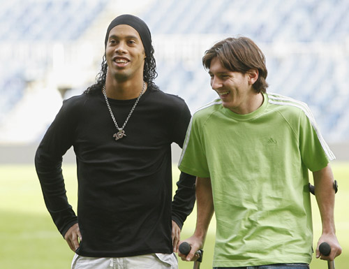 将迎来与小 将迎来与小